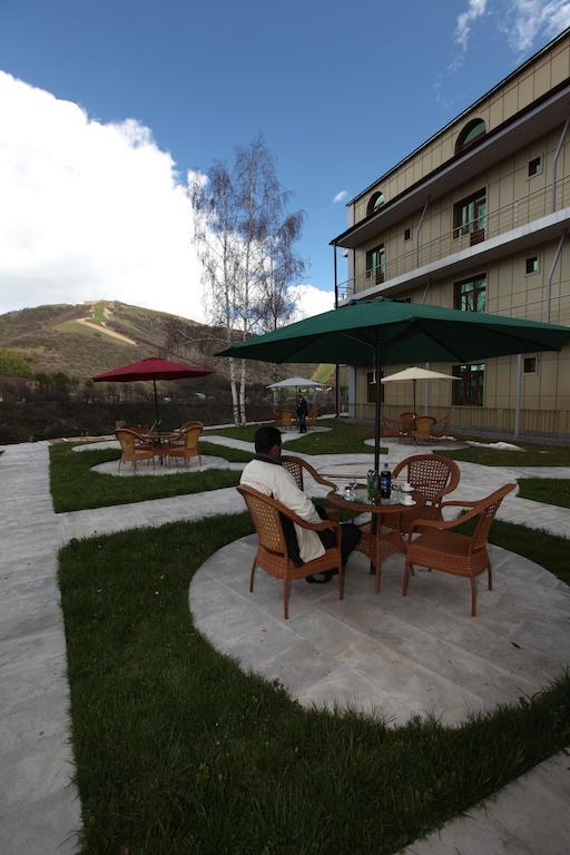 Nairi Hotel Jermuk Extérieur photo